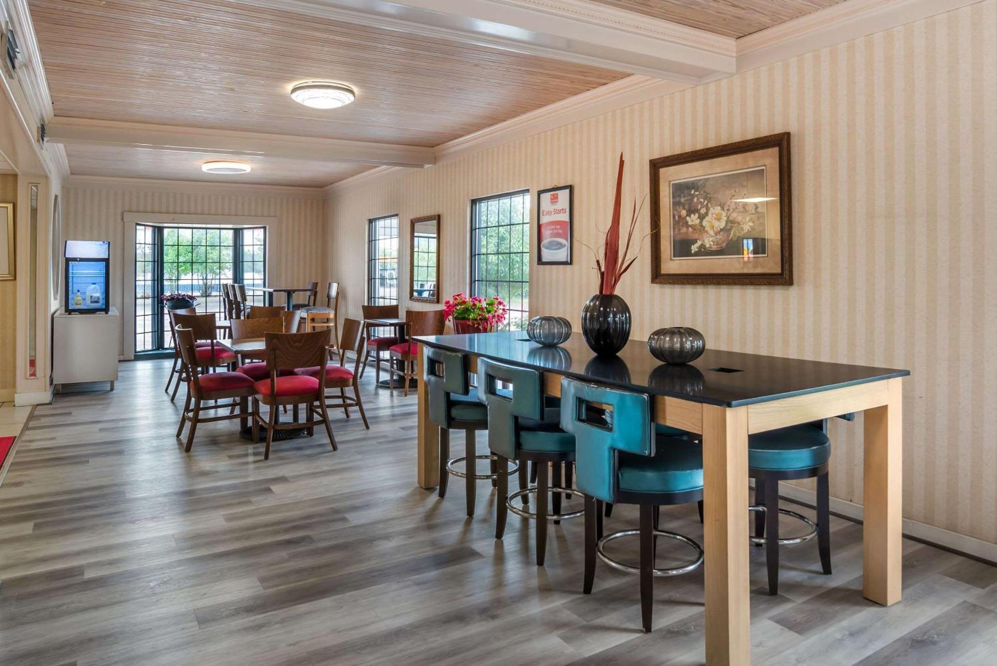 Econo Lodge Inn & Suites Philadelphia Exteriör bild