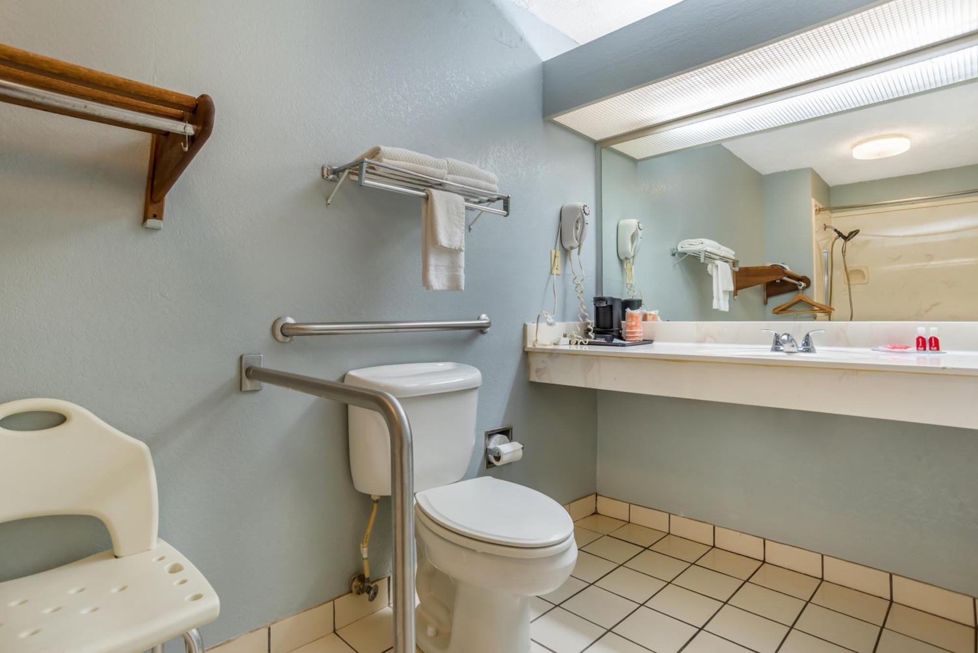 Econo Lodge Inn & Suites Philadelphia Exteriör bild
