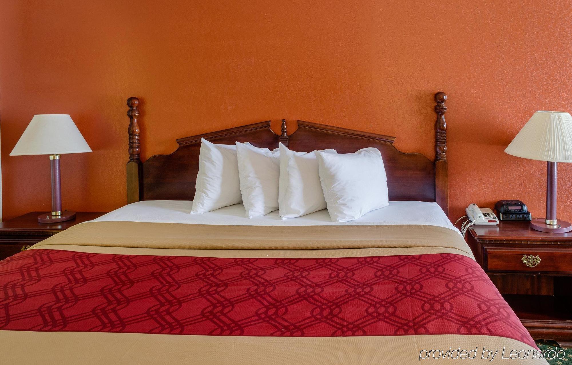 Econo Lodge Inn & Suites Philadelphia Exteriör bild