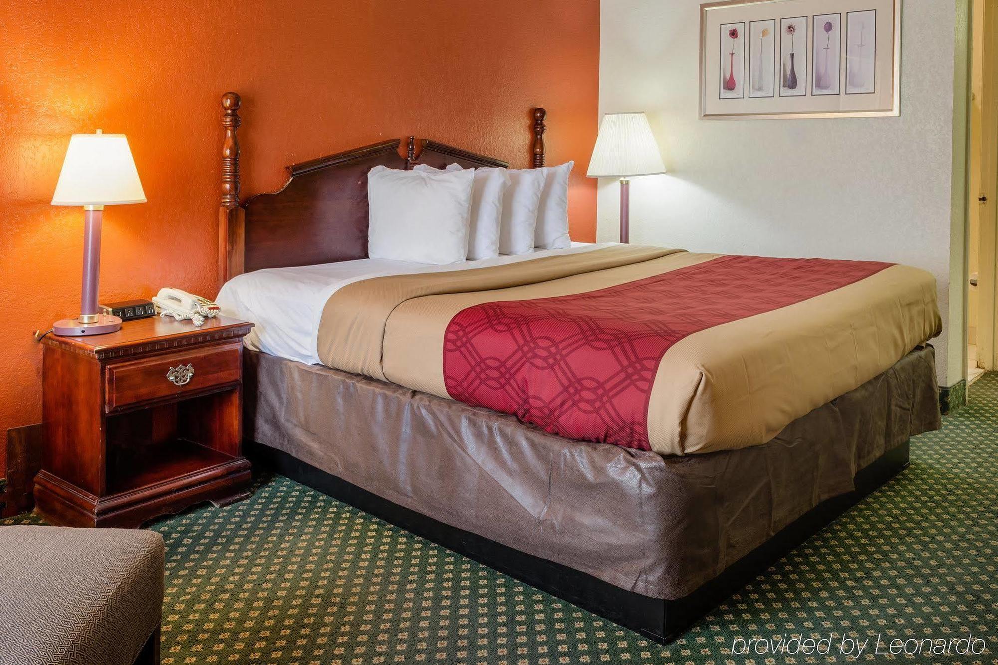 Econo Lodge Inn & Suites Philadelphia Exteriör bild