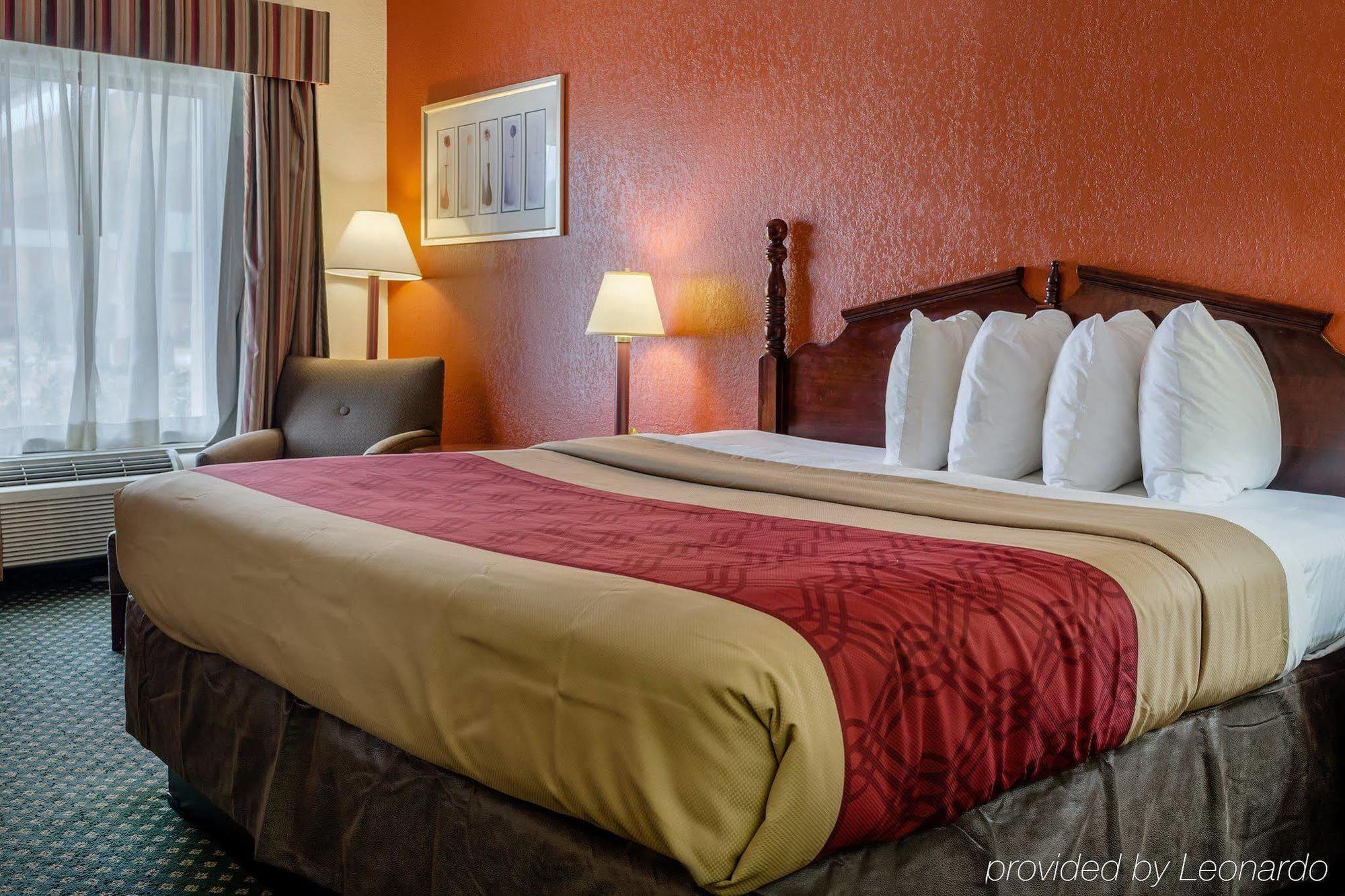 Econo Lodge Inn & Suites Philadelphia Exteriör bild